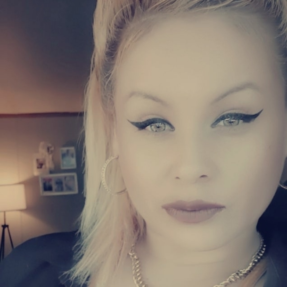 Meet your Posher, Carrie